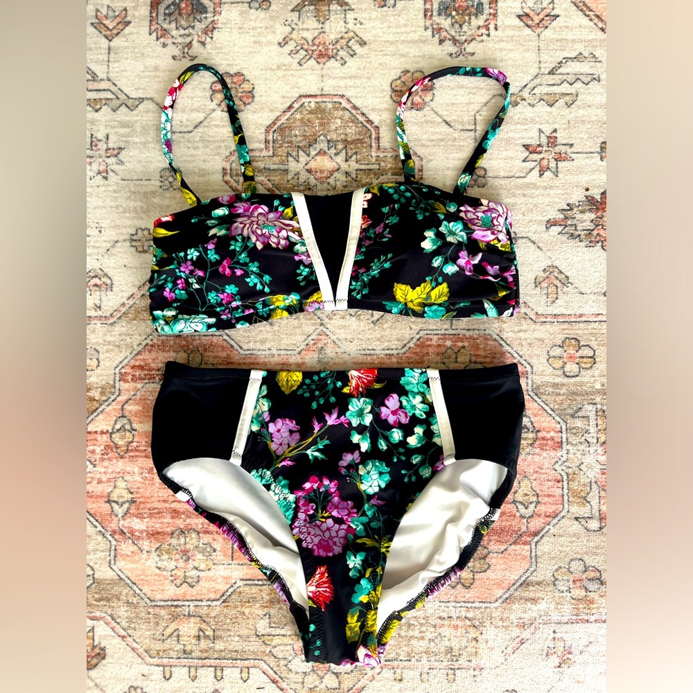 Lands End black and white retro floral bikini top and bottom set size S